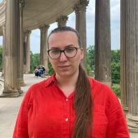 Natalia Ciecierska Email