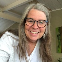 MugsyClicks School Photography Employee Linda Russell's profile photo