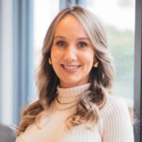 Laura Raddatz Email