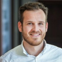 Viktor Kundrák Email