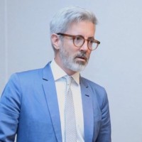 E-mail e número de telefone de Conor Phillips