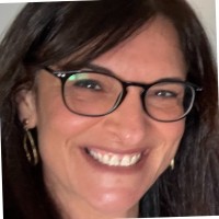 Miriam Ramírez Email