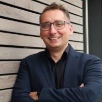 Robert Leubner Email