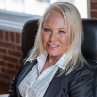 Lux Properties Employee Linda Smith's profile photo