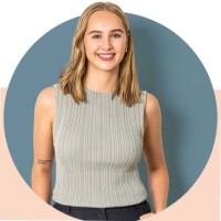 Vee Design Employee April Lang's profile photo