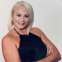 Douglas Elliman Employee Rosalie Klein's profile photo
