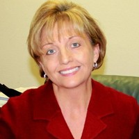 PlaqueMakerPlus,Inc. Employee Tracy Pereira's profile photo