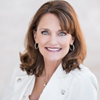 Momentum Search Partners Employee Jennifer Nelson's profile photo