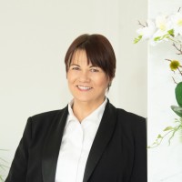 Beth Wolff Realtors Employee Julie Fischer's profile photo
