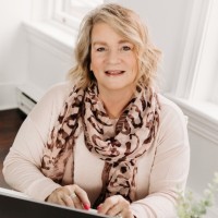 Homes2Vu Employee Stephanie Girouard's profile photo