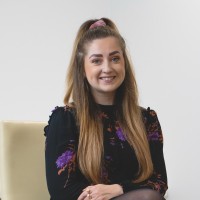 JLL Employee Lowri Thomas's profile photo