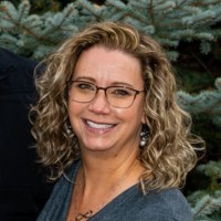 Shauna Exstrom Email & Phone Number