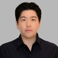 Abstract Employee Matthew Chang's profile photo