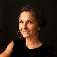 Viktoria Lévay Email