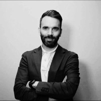 Edelman Employee Tom Robinson's profile photo