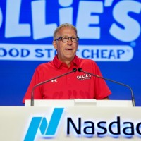 Ollie's Bargain Outlet, Inc. Employee Eric van der Valk's profile photo