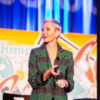 Email e telefono di Cate Lochead