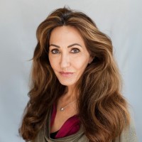 Cat Town Employee Suzanne Hollis's profile photo