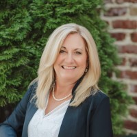 Dee Thompson Email & Phone Number