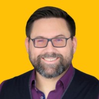 Mirko Kujas Email