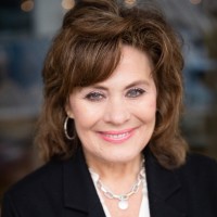 John L Scott Real Estate Employee Kari Scott's profile photo