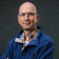 Eric van Den Dool Email