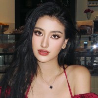 Mia Lam Email