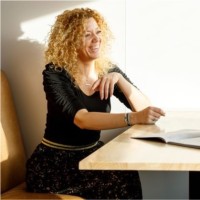 Nanda Rutten Email