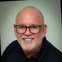 Simon Worth Email