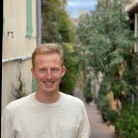 Piotr Komar Email