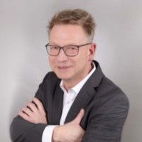 Jens Nießen Email