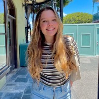 iUXD Employee Olivia Courvelle's profile photo