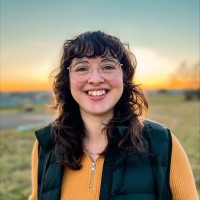 Larson Communications Employee Jenn Adams's profile photo