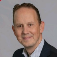 Leo Huis Email