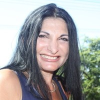 Liz Edwards Email & Phone Number