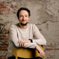 MacIek Stawski Email