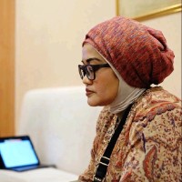 Flora Sutrisno Email & Phone Number