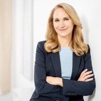 Email e telefono di April Dunford