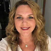 Nothing Bundt Cakes Employee April Wise's profile photo