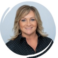 Summit Information Resources Employee Michele Embacher's profile photo