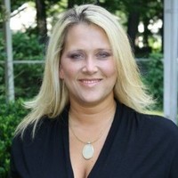 Knowledge Capital Associates, LLC Employee Julie Geissler's profile photo