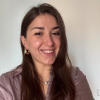 Arianna Caligari Email