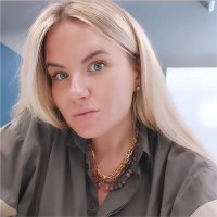 Olena Lupach Email