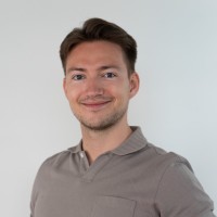 Lars-Manuel Schneider Email