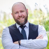 Neil Esterhuizen Email