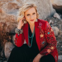 Caitlyn Ochsner Email & Phone Number