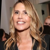 Beauty Barrage Employee Sonia Summers's profile photo