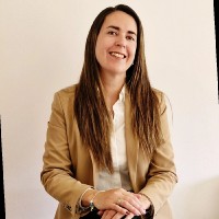 Alejandra de Oliveira Email