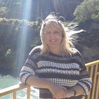 Leanne Kelly Email