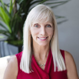 JP and Associates REALTORS Employee Elizabeth Molitor's profile photo